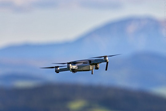 DJI Mini 5 Pro Ultra-Lightweight Aerial Drone: Comprehensive Review of 1-Inch Sensor Performance, Obstacle Avoidance, and Sub-250g Regulatory Freedom